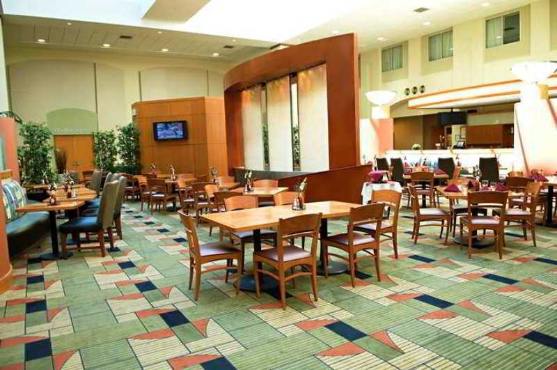 Embassy Suites Boston At Logan Airport Restaurant photo